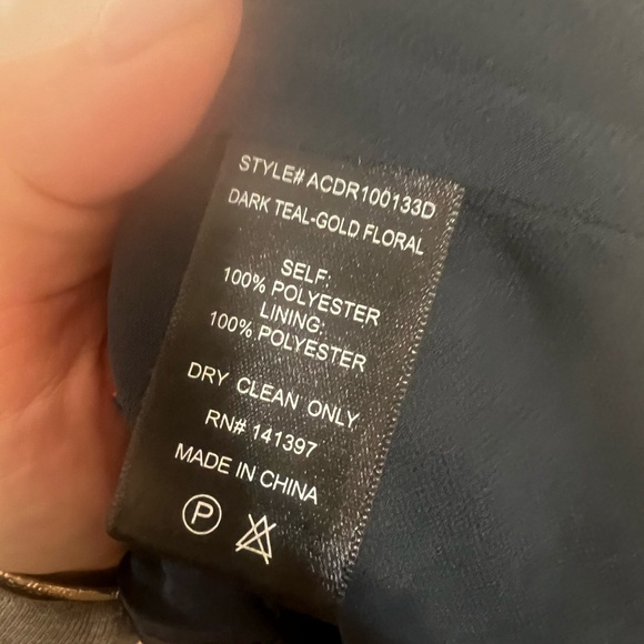 ASTR the Label Gaia Floral MIDI Dress Size Medium - Picture 11 of 11